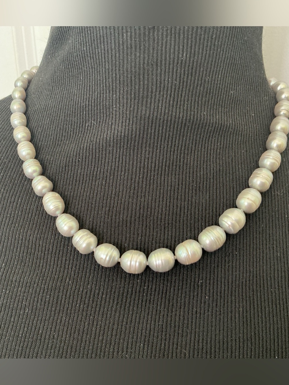 Vintage Baroque Gray Pearl Bead Necklace
